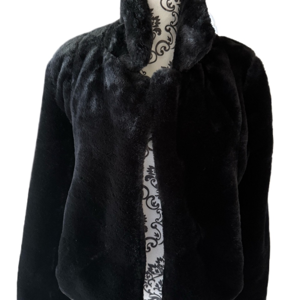 Blank NYC Elegant Black Faux Fur Jacket